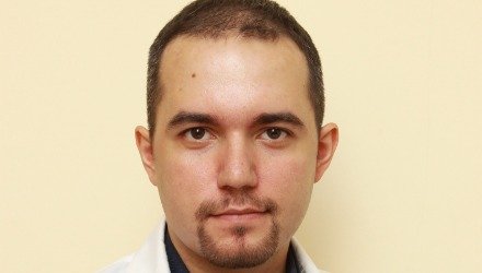 Нєустроєв Сергій Сергійович - Лікар-невропатолог